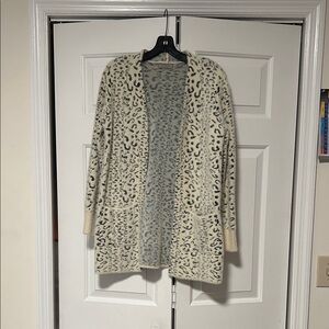 Elegant Leopard Print Open Cardigan by Evolution by Cyrus